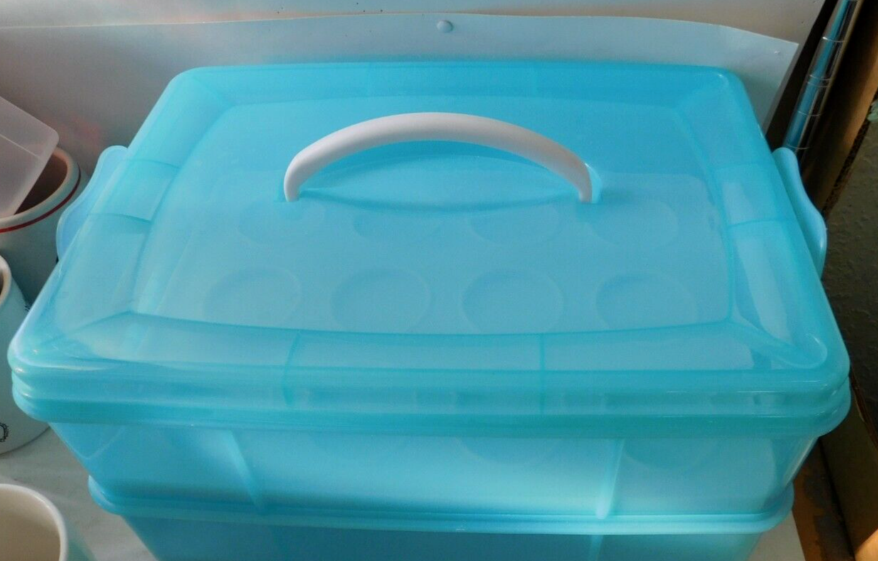 Cupcake Carrier with Lid and Handle Container Holder for 24 Cupcakes-image