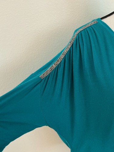 Jennifer Lopez Women's Top Embellished Shoulder Teal Blue Color Sz XL - Picture 3 of 13