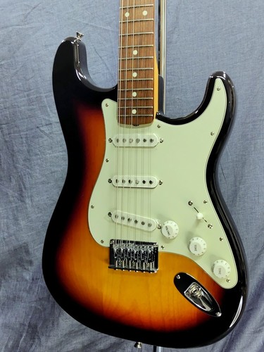 Fender   Stratocaster XII 3 Color Sunburst Strat 12 Strings 255541