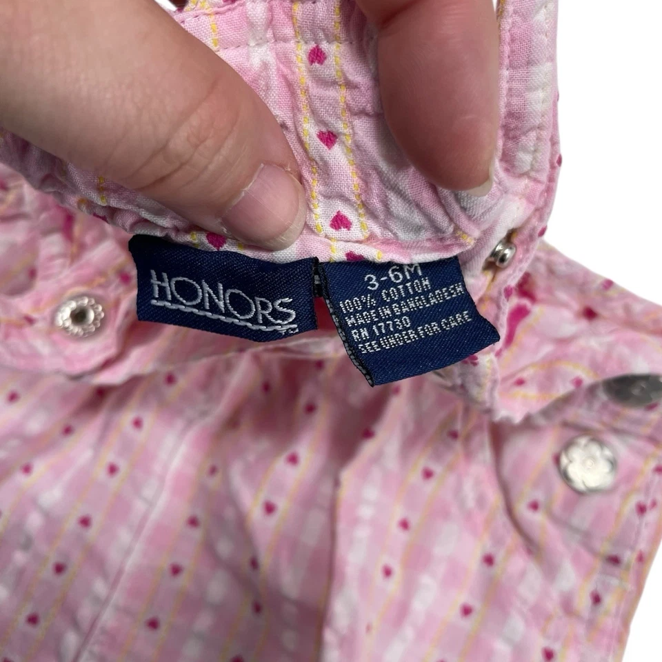 Macacão Vintage Honors Bebês Meninas 3-6M Rosa Branco Xadrez Corações Padrão Shorts - Imagem 3 de 4