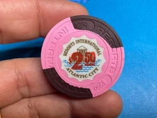 $2.50———-RESORTS INTERNATIONAL ————ATLANTIC CITY NJ CASINO CHIP— -—Z-3732