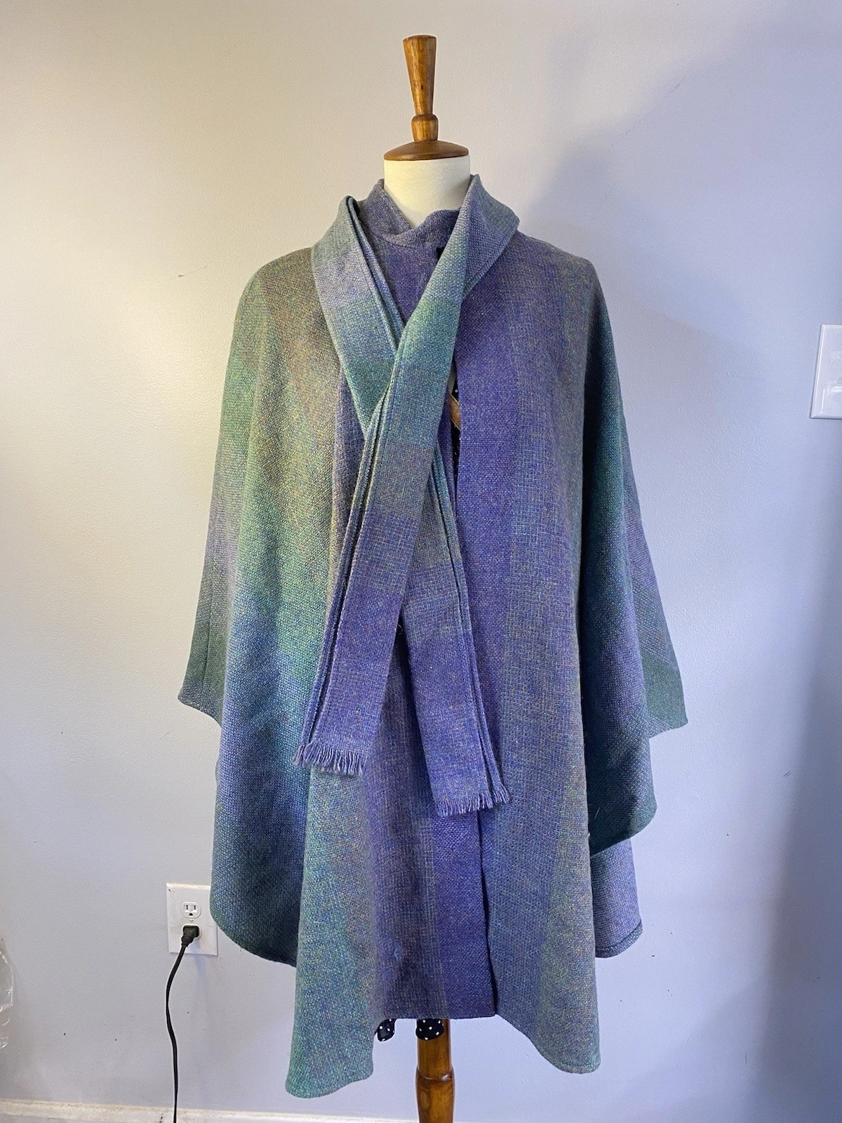 Avoca Handweavers Green Blue Purple Cape Poncho Wrap Coat Jacket Ireland Wool