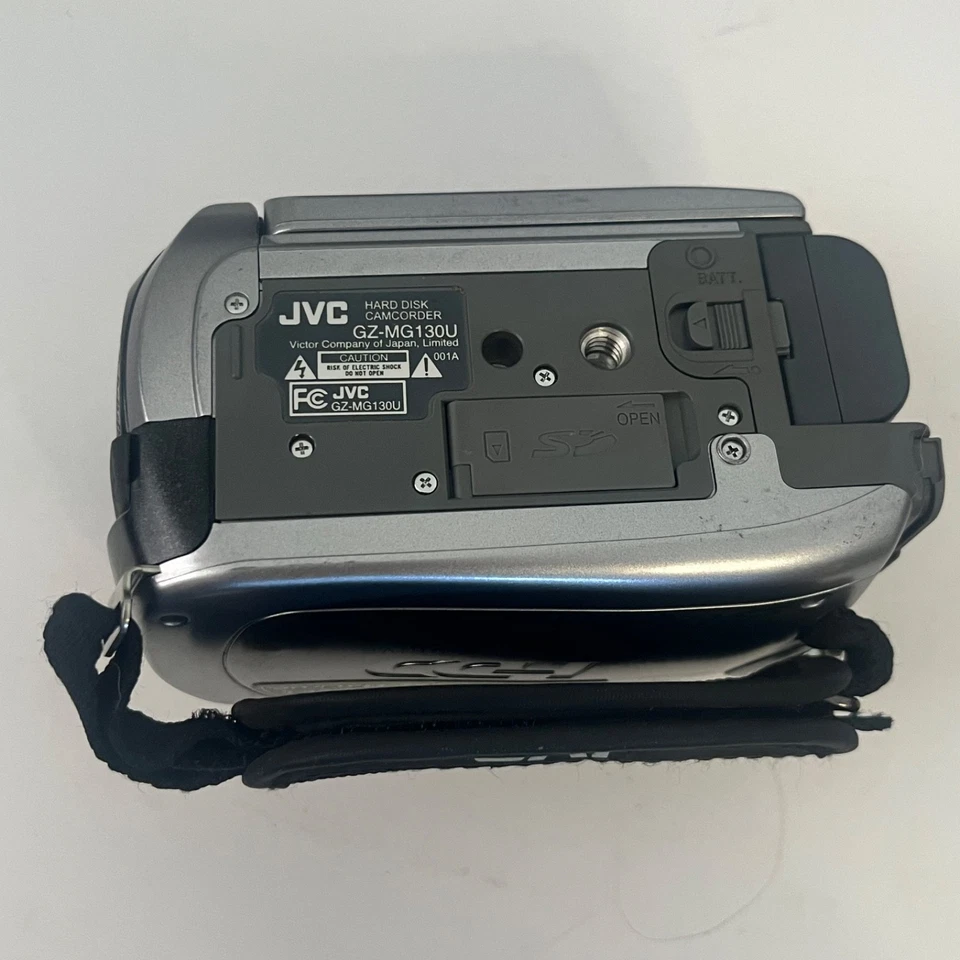 JVC Camcorder GZ-MG130U Everio Hybrid Hard Disk Drive w/ Accessories - UNTESTED - Image 4 of 4