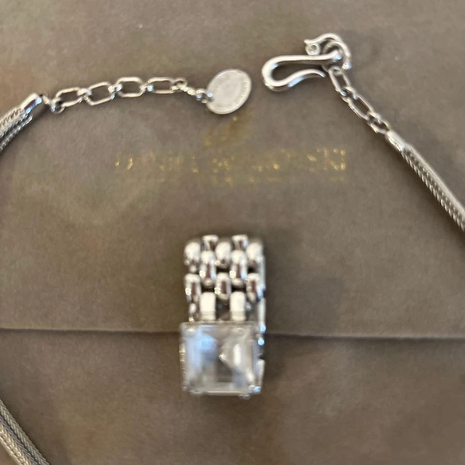 Collar y anillo de cadena de plata Swarovski con piedra talla esmeralda Foto 2 de 4