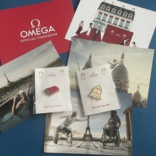 OMEGA Paris 2024 • PAIRE d'insignes pin's + CINQ cartes postales