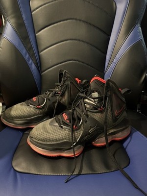 LeBron 19 Nike Bred