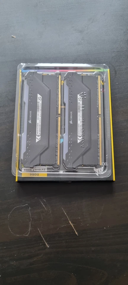 Corsair Vengeance RGB Pro 32GB (2x16GB) DDR4-3200 Kit (CMW32GX4M2E3200C16) - Bild 2 von 2