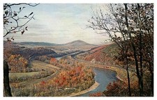 Postcard ROAD SCENE Berkeley Springs West Virginia WV m/01 AT2468
