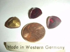 6 VINTAGE RUBY GLASS 12mm. SHIELD TRIANGLE GEMS L466