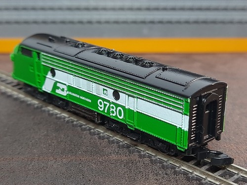 Märklin Spur Z 8863 Amerikanische Diesellok 9780 "Burlington Northern " mit OVP - Bild 7 von 17