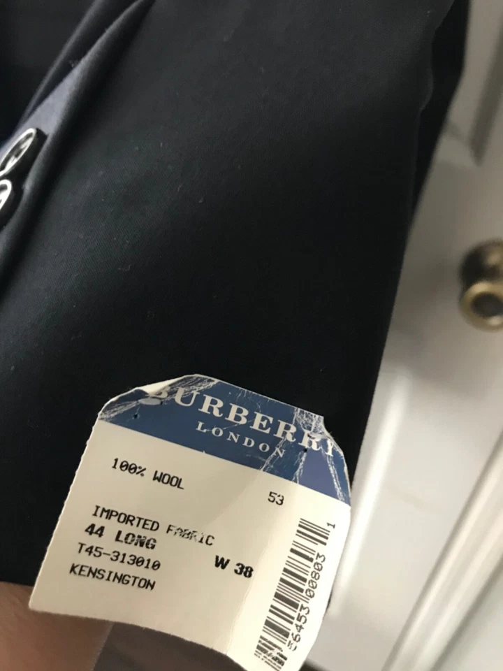 burberry london NWT size44L,38W 100%wool navy blue blazer - Image 4 of 4