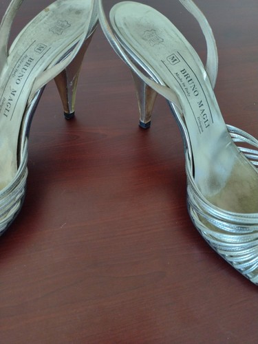 Bruno Magli sandals size 10 B 4" high heels genuine leather metallic light gold - Picture 3 of 11