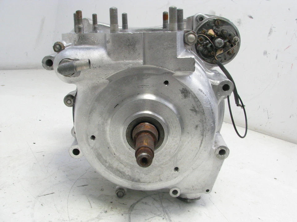 Norton Commando 750 1968 fabricante original motor cárter cárter cárter bloque Foto 4 de 4