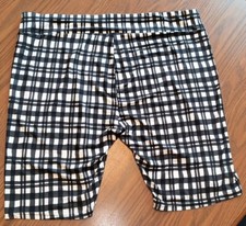 New Wom. 3x Black White Knee shorts-stretchy and soft