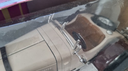 BURAGO 1:24 SCALE 1928 MERCEDES-BENZ SSK - BEIGE & BROWN - COD.15095 WITH STAND - Picture 13 of 15