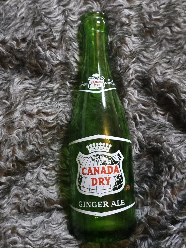 Canada Dry Ginger Ale (HABANA) anterior a 1940 7 oz. Botella de refresco verde.  Foto 2 de 3