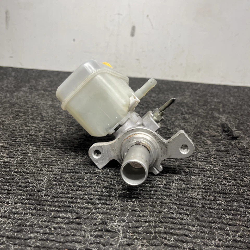 ☑️ Depósito de cilindro maestro de freno Subaru BRZ 2013-2019 OEM FRS 13-19 Foto 4 de 4