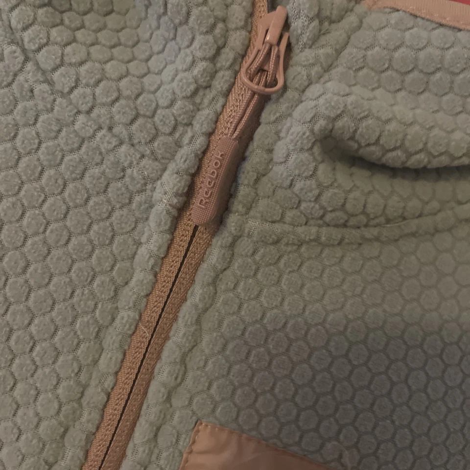 Reebok Fleece Jacket Lightweight Hooded Small Gray and Pink - Image 3 of 4