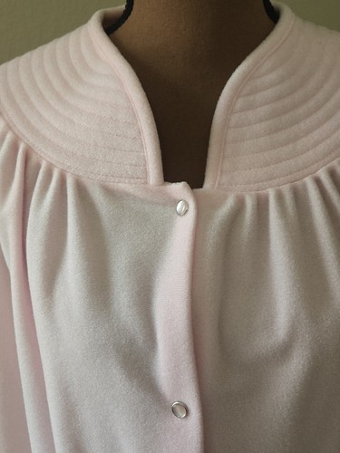 Vintage Appel Midi Robe House Coat Women Pink Pockets Fleece Small Pearl Snap - Picture 4 of 6