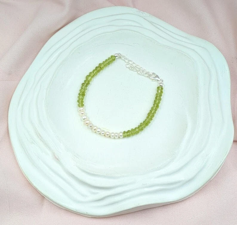 珍珠和绿色橄榄石多宝石珠金钱吸引力组合手链 6-8 — 第 3/4 张图片