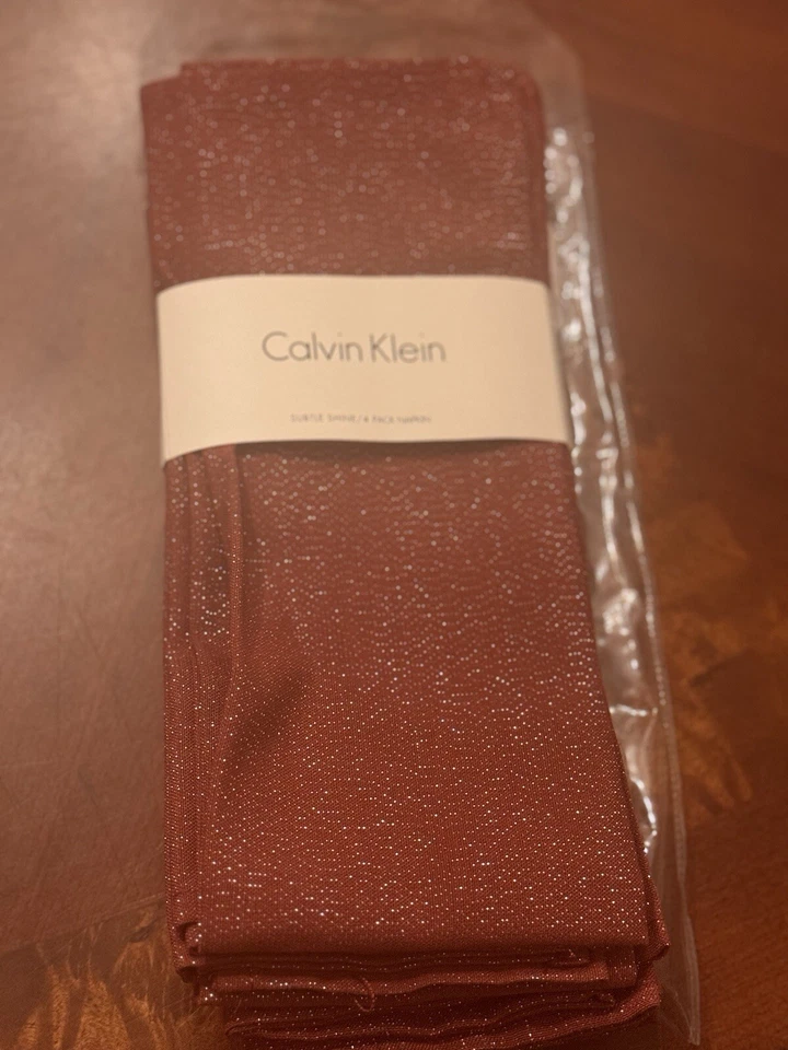 Juego de seis servilletas brillantes Calvin Klein 20 X 20 metálicas borgoña de lujo NUEVO Foto 3 de 4