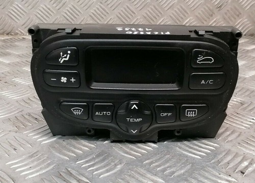 Attache ceinture avant droit RENAULT TWINGO 1 PHASE 3 8200703361 Attache ceinture avant droit RENAULT TWINGO 1 PHASE 3 8200703361