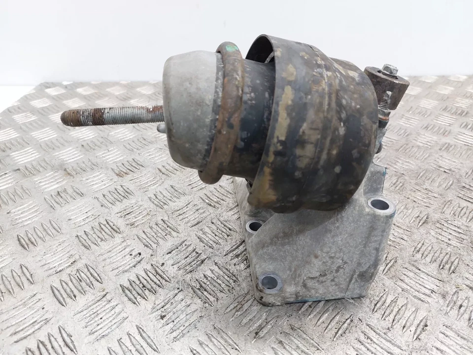 LEXUS LS460 MK4 XF40 4.6 PETROL ENGINE MOUNT SUPPORT BRACKET 2007 - Image 4 of 4