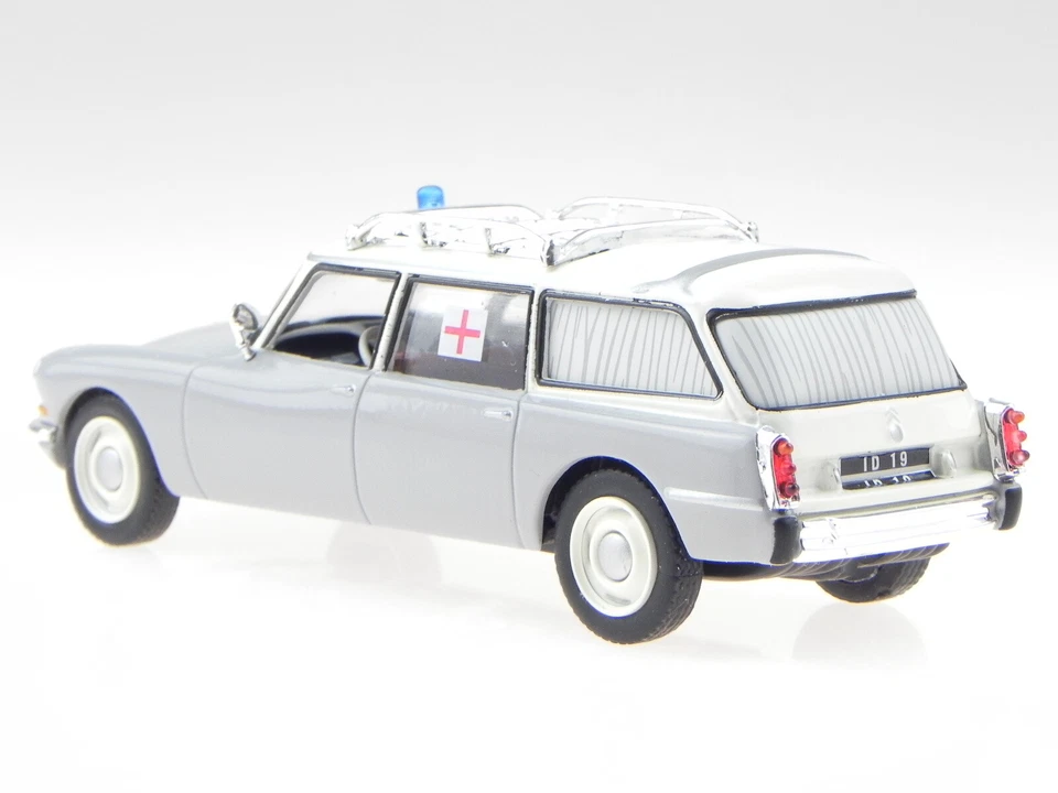 Citroen ID 19 grey ambulance Ambulanz diecast modelcar 7495004 Atlas 1:43 - Image 3 of 4