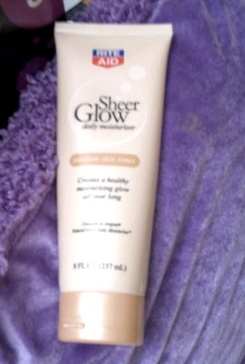 RITE AID SHEER GLOW DAILY MOISTURIZER MEDIUM SKIN TONES 8 OZ FREE SHIPPING