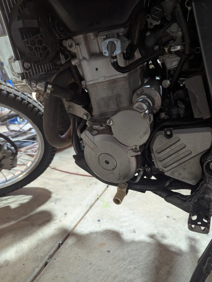 05-21 2016 SUZUKI DRZ 400S 400SM motor funciona perfectamente ver video Foto 4 de 4