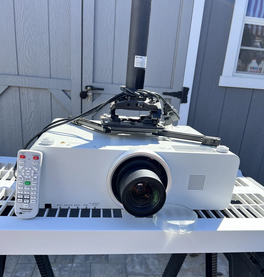 Panasonic Projector - Image 3 of 3