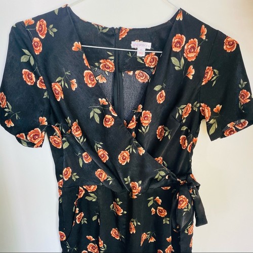 XHILARATION Jumpsuit schwarz pfirsichfarben Blumen Satin seidig zum Binden Wickel weites Bein VNeck XS - Bild 4 von 10