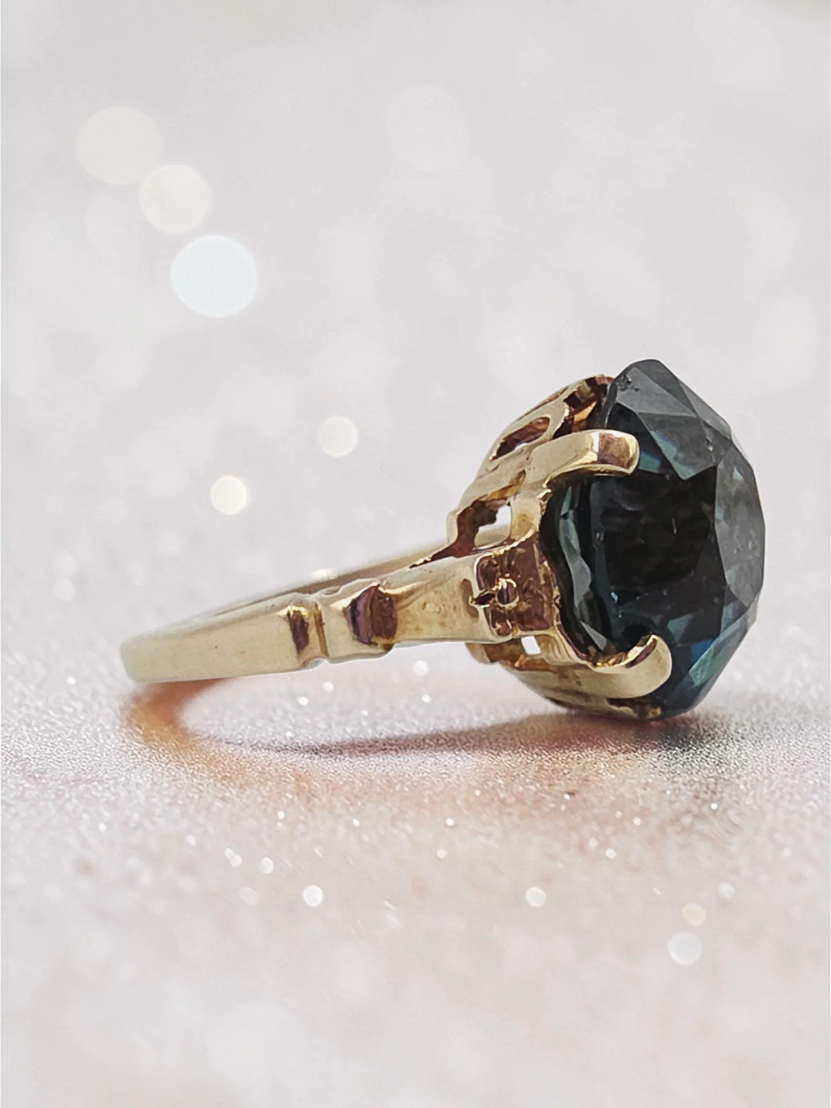 Solid 10K Yellow Gold Ring with Large Round-Cut T… - image 19