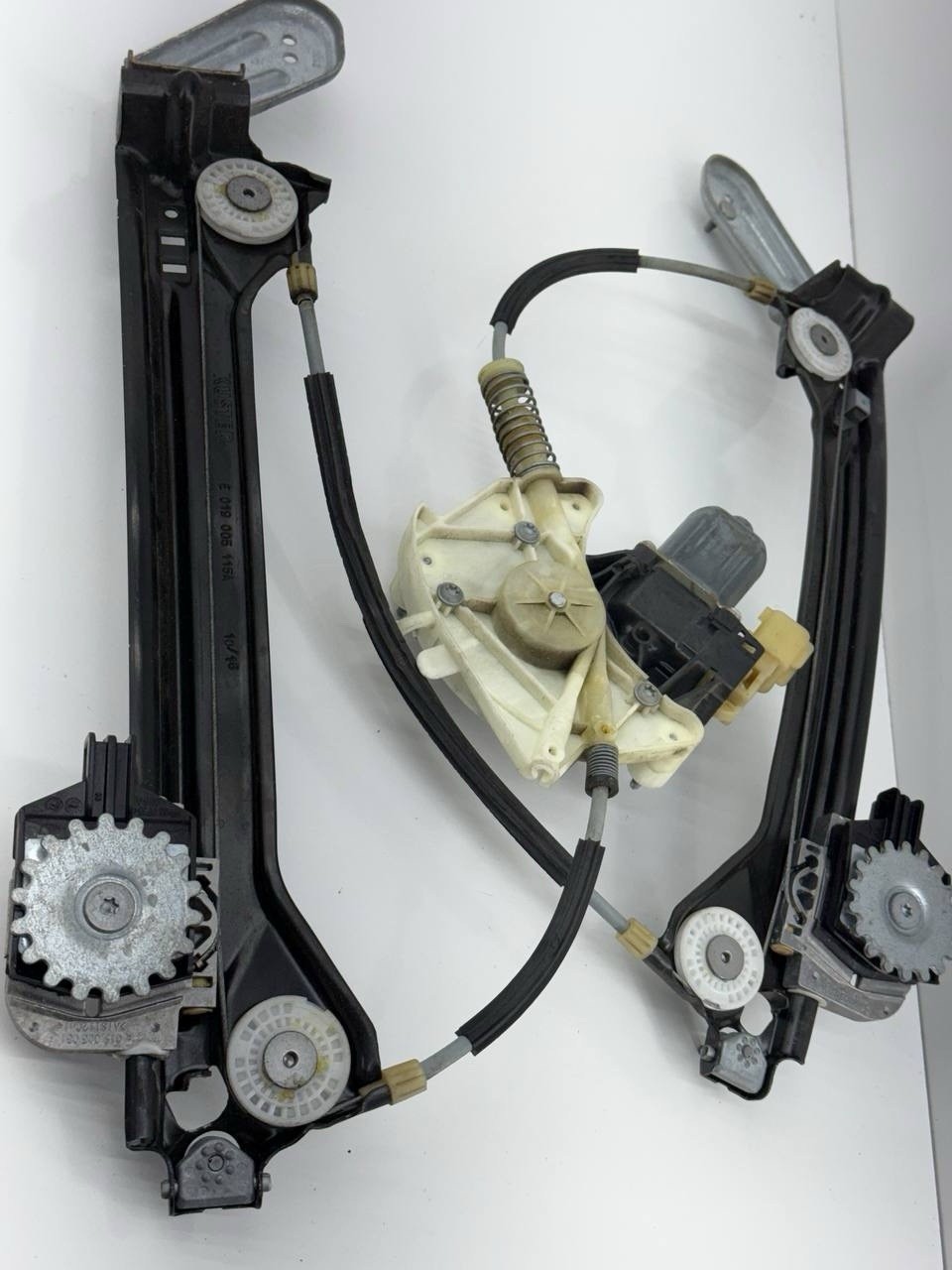 2014-2016 Maserati Ghibli Rear Left Side Door Window Regulator w/ Motor 426
