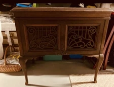 Vintage McLagan Heintzman Toronto Phonograph Mahogany Cabinet