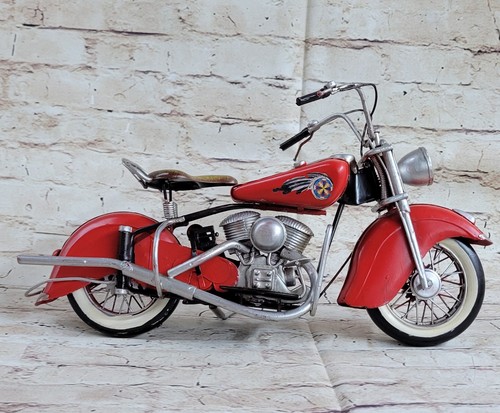 1945 RED 1:8-SCALE Detailed Handcrafted Motorcycle Decoration Harley Davidson - Picture 4 of 6