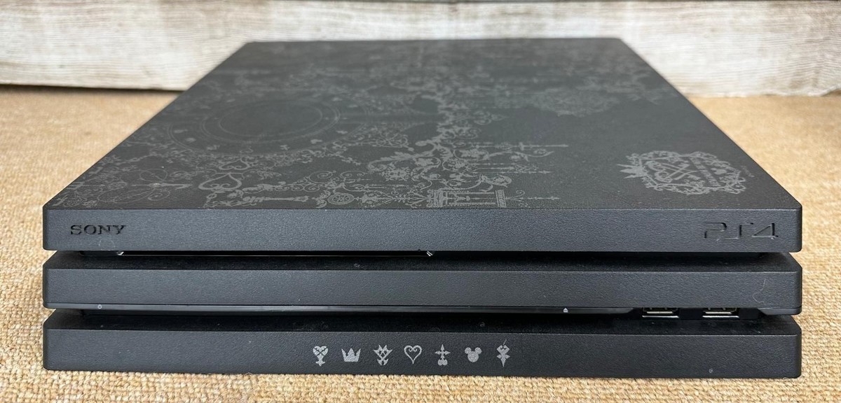 SONY PlayStation4 CUHJ-10025　KH3　限定　コラボ PlayStation®4 Pro KINGDOM HEARTS III LIMITED EDITION PS4 UHJ