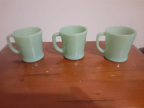VINTAGE FIRE-KING OVEN WARE JADEITE GLASS D HANDLE COFFEE MUGS