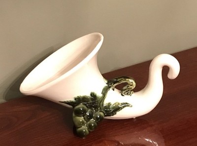 Vintage Hull Pottery Tokay Tuscany Ceramic White & Green Cornucopia Vase/Planter