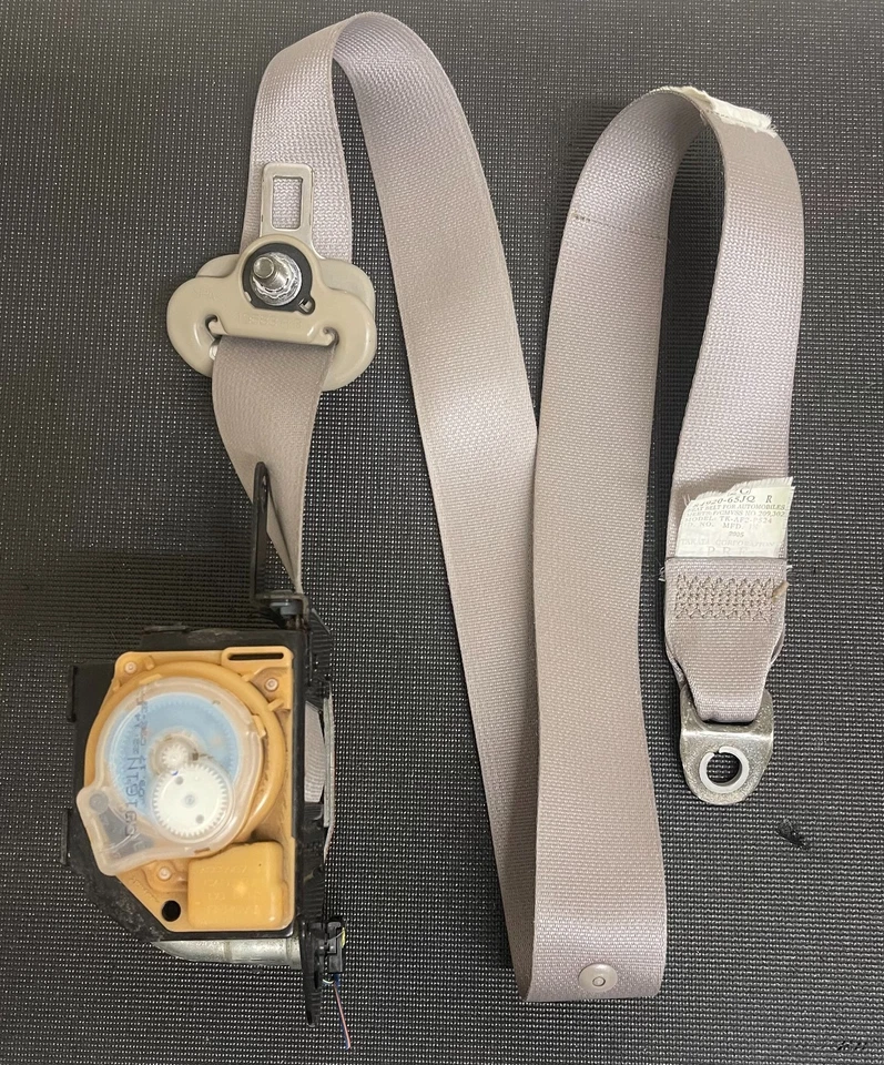 2006 SUZUKI GRAND VITARA Front RIGHT PASSENGER Side Seat Belt OEM - Image 4 of 4