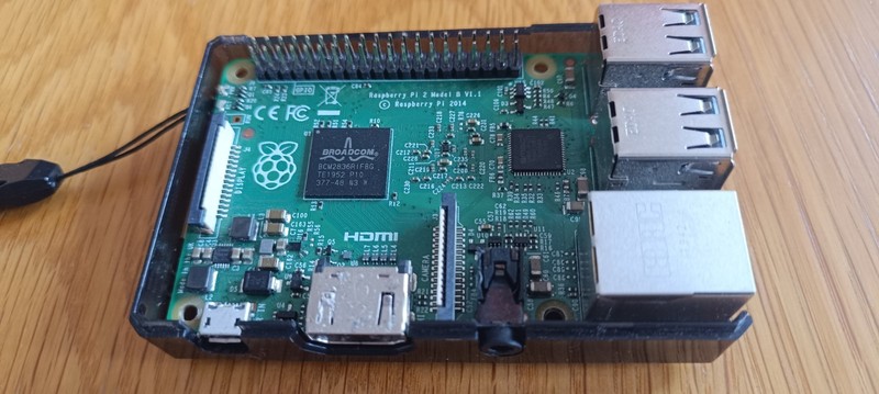 Raspberry Pi 2 Model B V1.1 + Case + Power Supply.