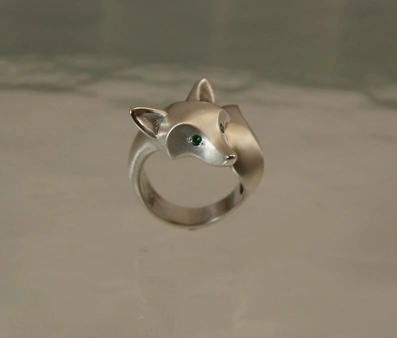 Silver Fox Ring with Green Gemstone Eyes – Unique Animal Jewelry for Women & Men - Image 4 of 4