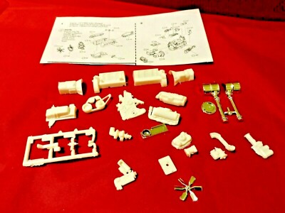 AMT International Transtar 4300 Eagle V-8 Diesel Engine 1/25