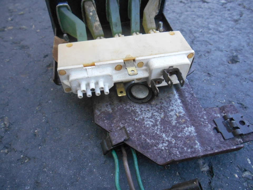 Moldura e interruptor MOPAR 1963 Chrysler 300J AC New Yorker 300K 413 ram curta - Imagem 4 de 4