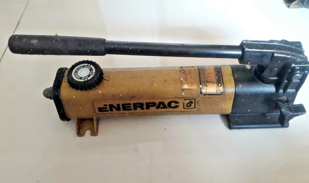 Enerpac P-141 Single-Speed Hydraulic Hand Pump – 10,000 PSI, Lightweight Nylon/Aluminum Build, For Lifting, Bolting, And Single-Acting Cylinders