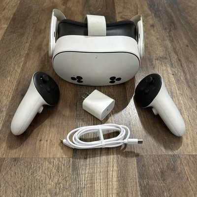 Meta Oculus Quest 3S - 128GB Set - w/ Controllers