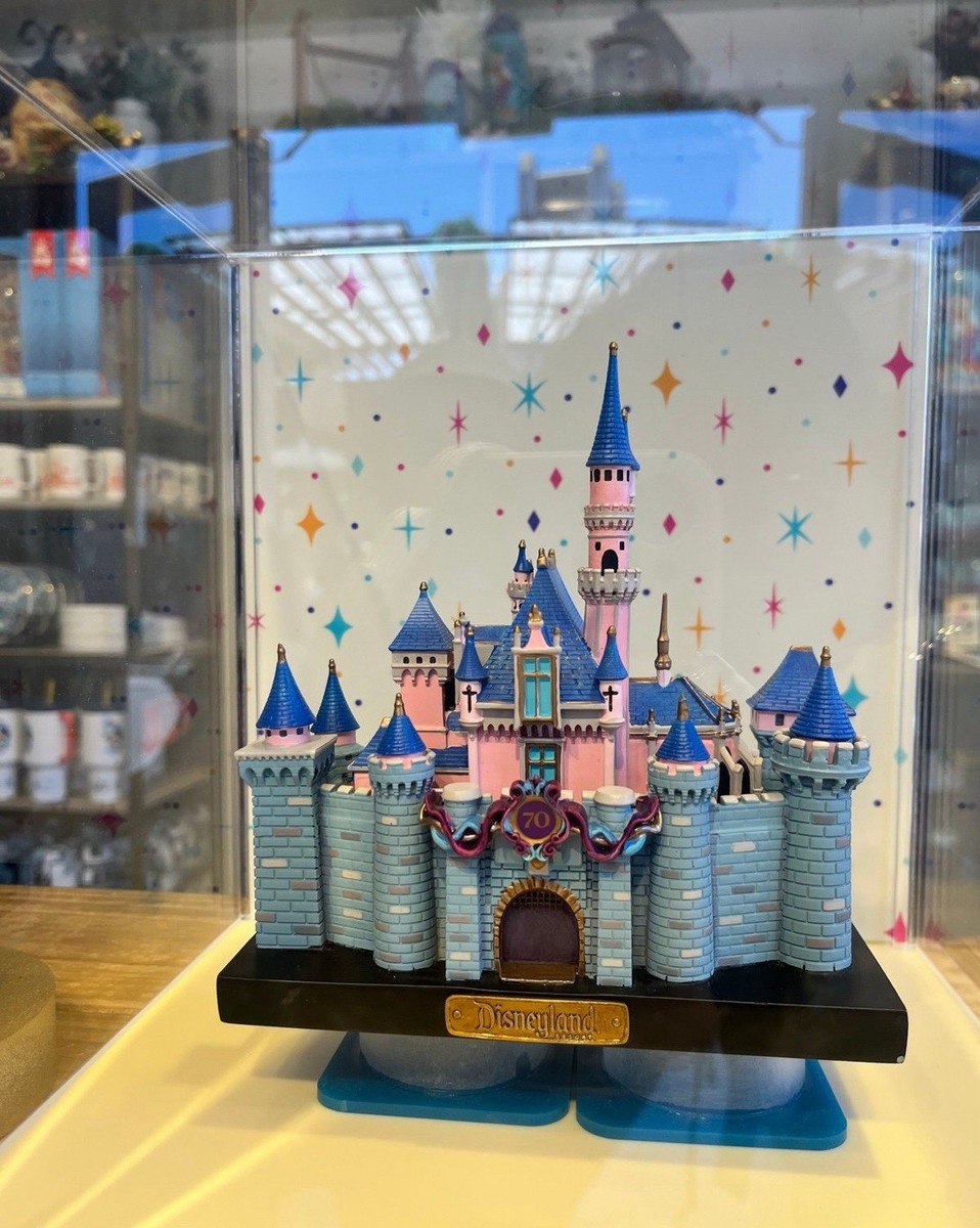 Disney Castle フィギュア Amazon.com: Enesco Grand Jester Studios Disney 100 Years of