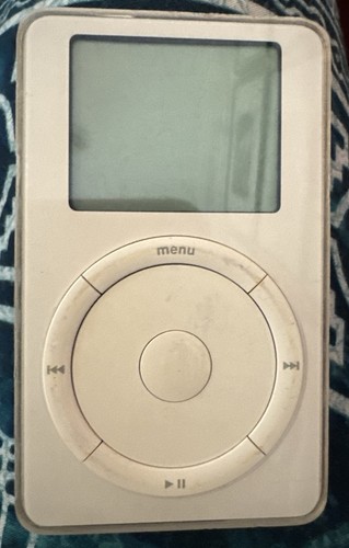 iPod 2th Gen (10 GB) A1019 Fast Ship White Very Good Used Bad Battery 703 Songs - Picture 3 of 8