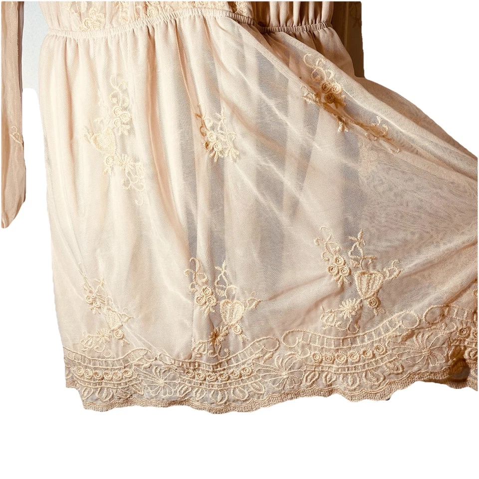 Vestido Charlotte Russe Talla M Malla Marfil Y2K Transparente Floral Manga Larga Conquette Foto 4 de 4