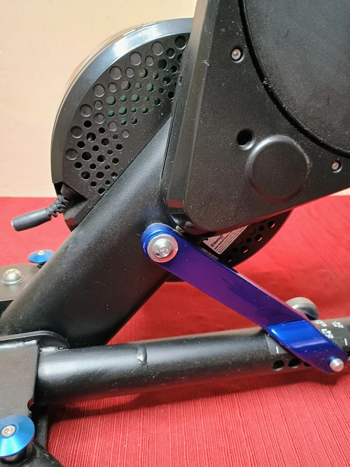 Wahoo KICKR Power Smart Trainer WF113 Sram 10 Speed 10-28T - NO POWER CORD, USED - Image 4 of 4